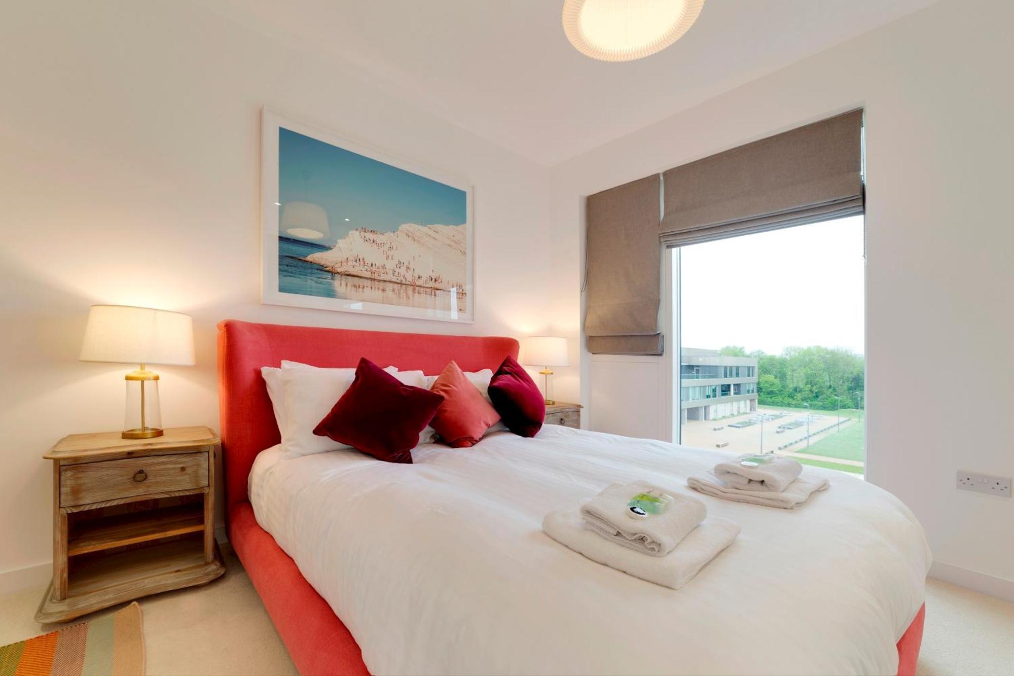 Pass The Keys Stunning And Spacious Modern Flat - Own Car Park CBG Exterior foto